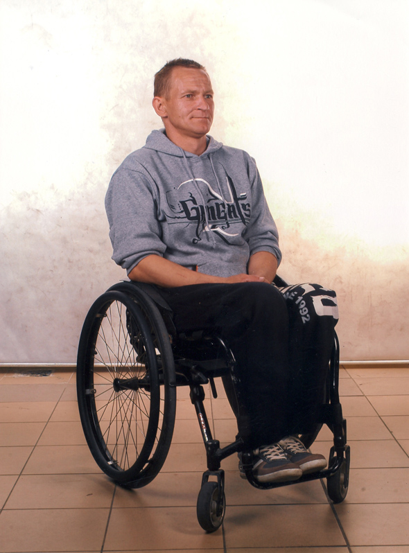 Dariusz Czaja potrzebuje rehabilitacji i wózka elektrycznego aby wrócić do samodzielności po wypadku.